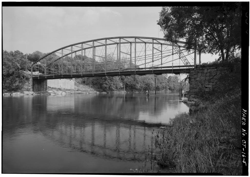 General elevation view with new bridge construction on far side of bridge