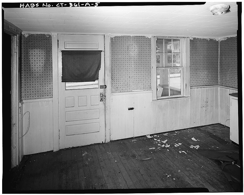 First floor, north front room, looking west